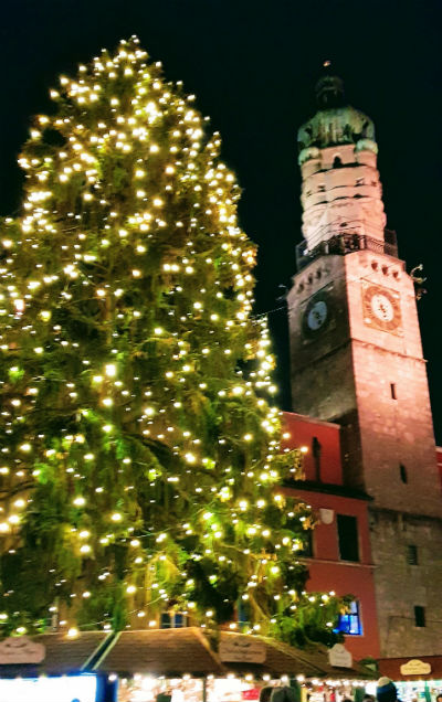 Weihnachtsbaum_Altstadt_Innsbruck